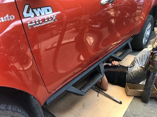 Panneaux de fonctionnement de Wholesale Metal Custom de fabricant d'OEM, barres d'étape de camion pour Hilux LC NP300 Isuzu Triton