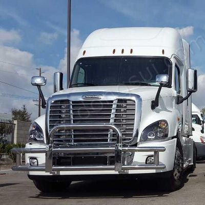 L'acier inoxydable d'ODM 304 troquent semi le pare-chocs de gril de cerfs communs pour  Vnl Freightliner Cascadia