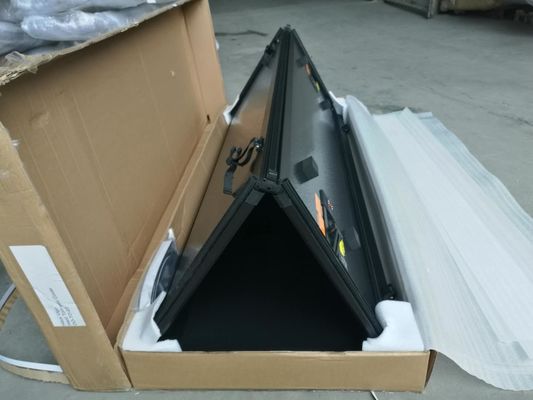 couvre-lit triple dur de Tonneau d'accessoires de la voiture 4X4 pour Nissan Navara NP300
