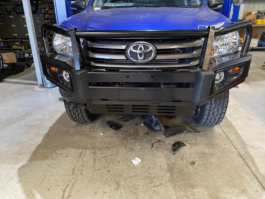 Acier Front Bull Bar For Toyota Hilux Revo Vigo Nissan Navara Np de Wholesale Powder Coated de fabricant d'OEM 300 D40