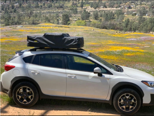 voiture campante de Suv de voyage en aluminium antipluie du tissu 4x4 Shell Rooftop Roof Top Tent molle avec la lucarne