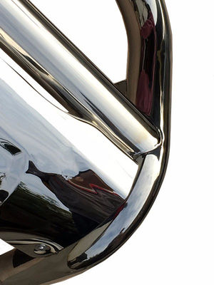 La barre de Wholesale Truck Bull de fabricant d'OEM pour Toyota Hilux Mitsubishi Triton poussent l'acier inoxydable du coude Front Bumper d'Amarok
