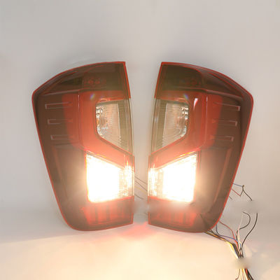 La lumière de queue de voiture d'éclat de LED pour Nissan Navara 2021 prennent les accessoires arrière automatiques