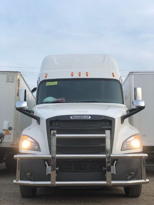 Pare-chocs robustes pour semi-remorques d'usine Dongsui, protections contre les cerfs pour Freightliner Cascadia, For Volvo, International Prostar, Kenworth, Peterbilt, Mack Pinnacle